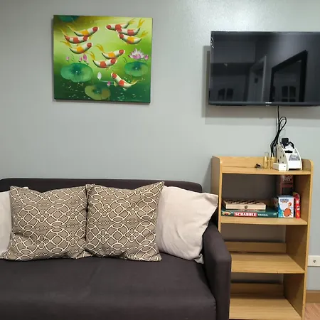 Affordable Cozy Staycation In Azure!